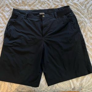 Men’s size 38 Columbia PFG shorts. Black. Good used condition.